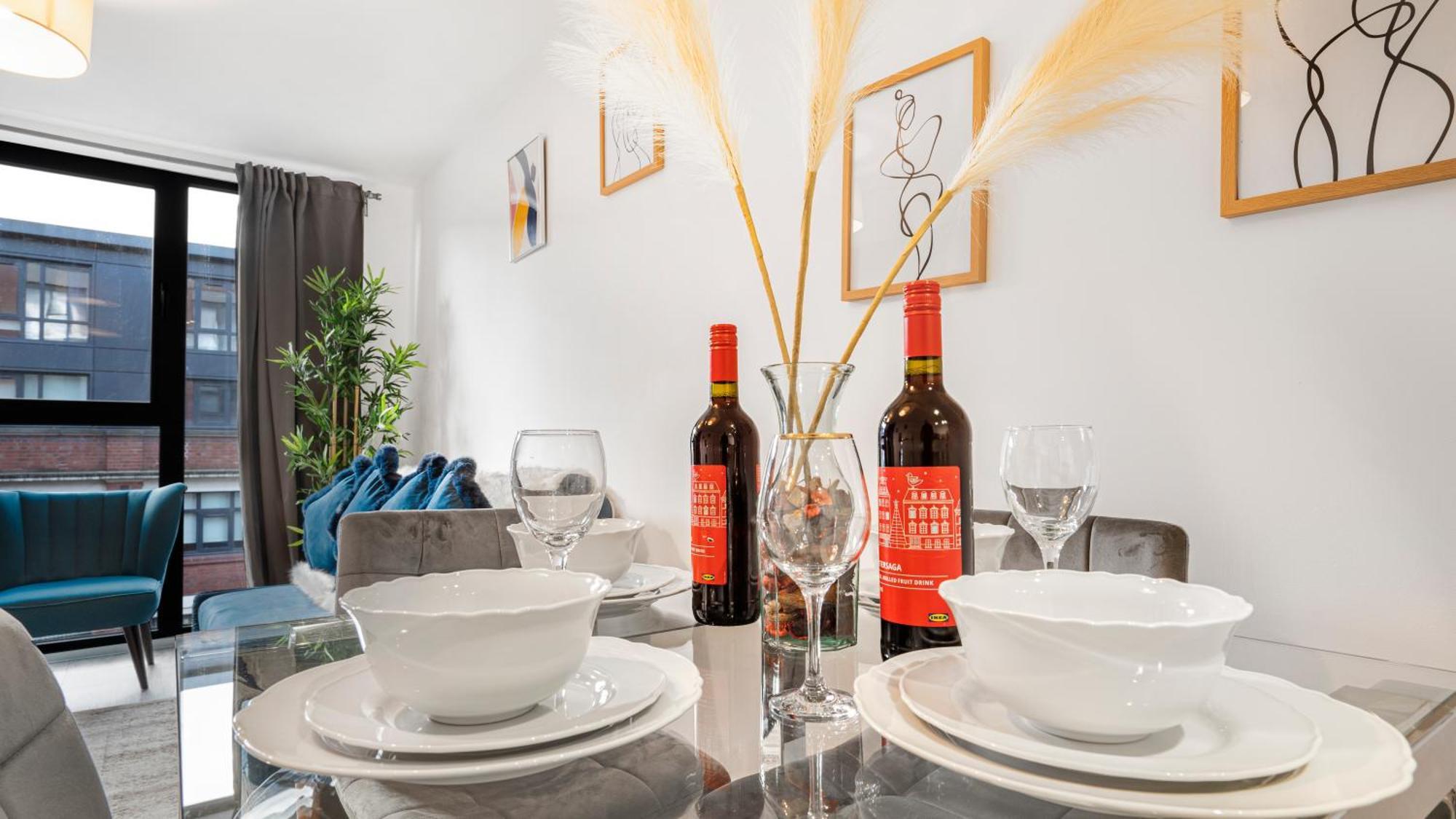 Oceanic Bliss: 2 Bed 2 Bath + Free Park + Netflix Apartman Birmingham Kültér fotó